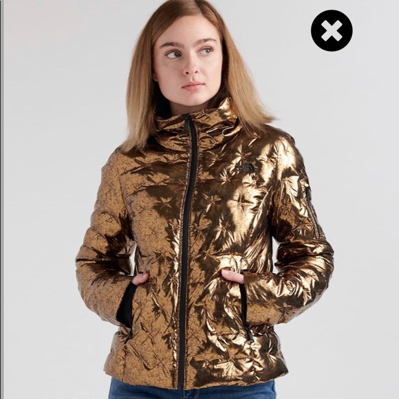 COPY - The North Face Puffer Jacket - Picture 2 of 7